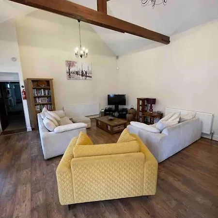 The Old Hay Barn - Games Room, Gym, Sleeps 8 Godmanchester Exterior photo