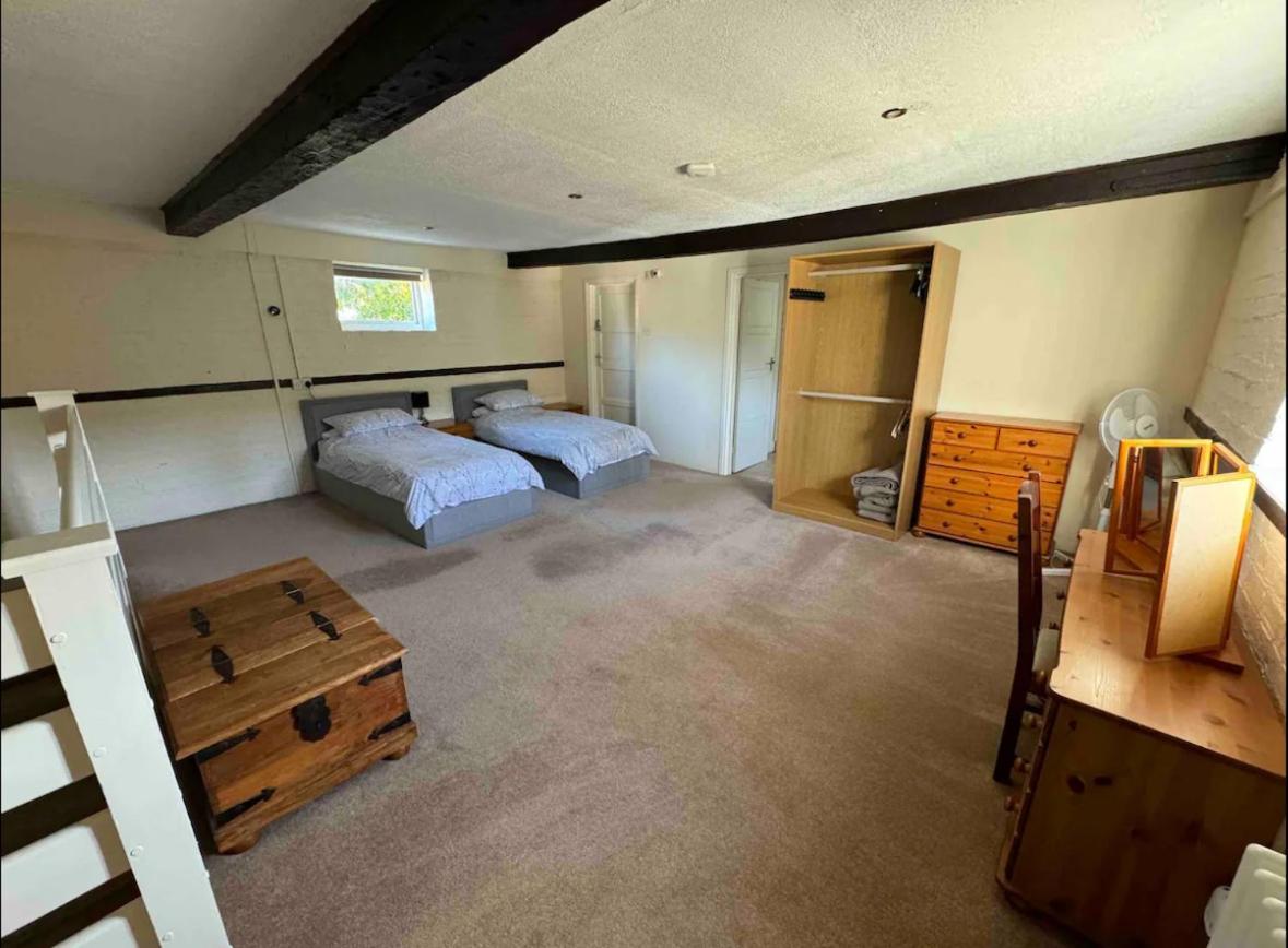 Дом отдыха The Old Hay Barn - Games Room, Gym, Sleeps 8